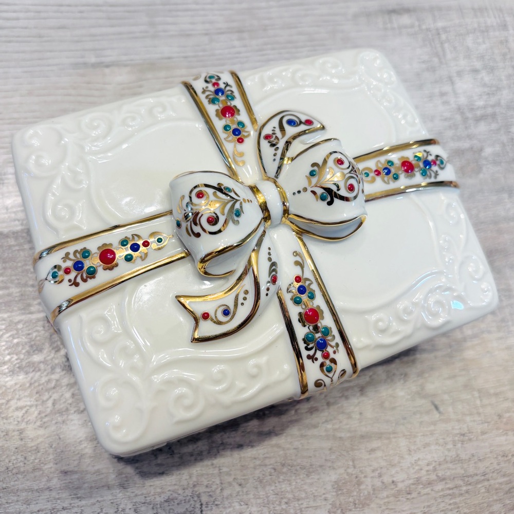 Lenox Ceramic Music Trinket Jewelry Box, Gift box design w gold & jewel tones